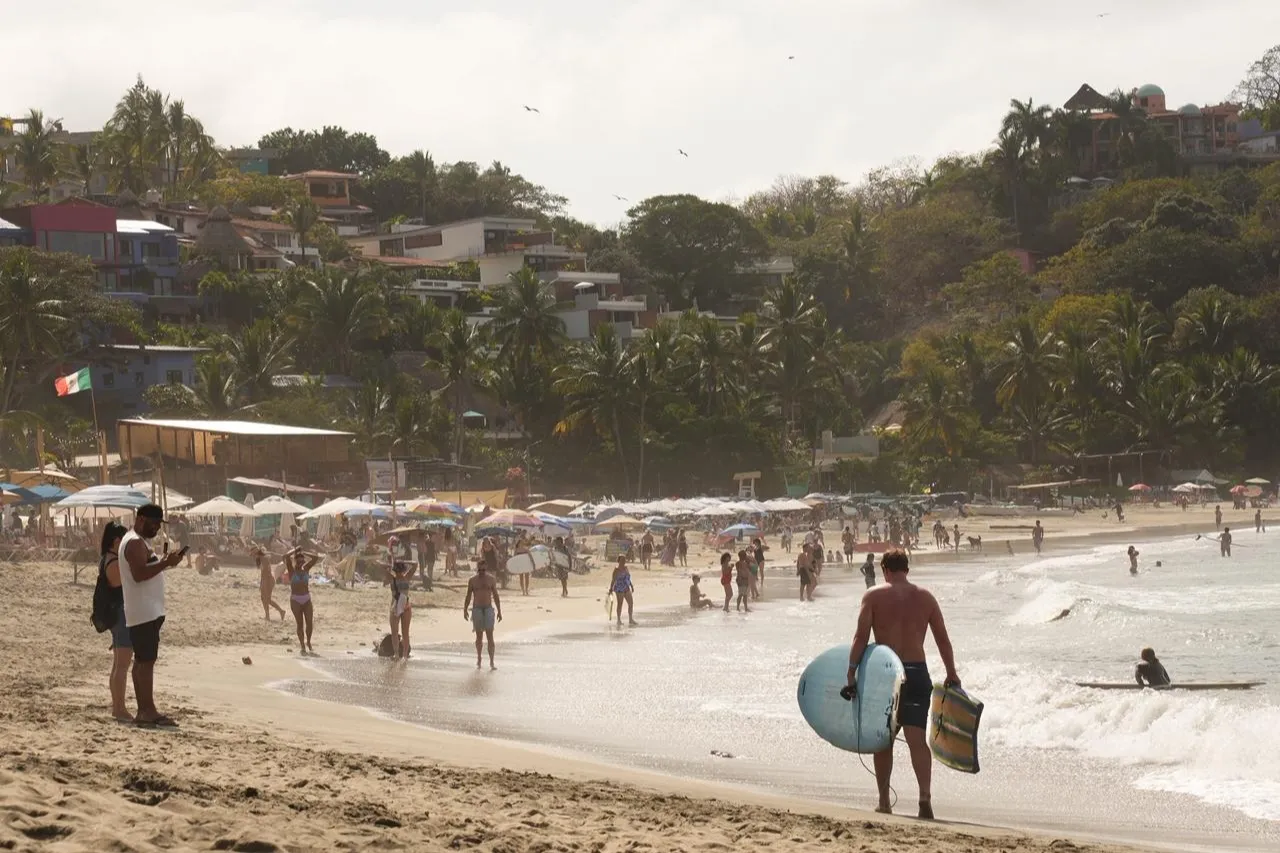 “Turismo alcanza récord histórico: hoteles registran alza en visitantes para 2026”